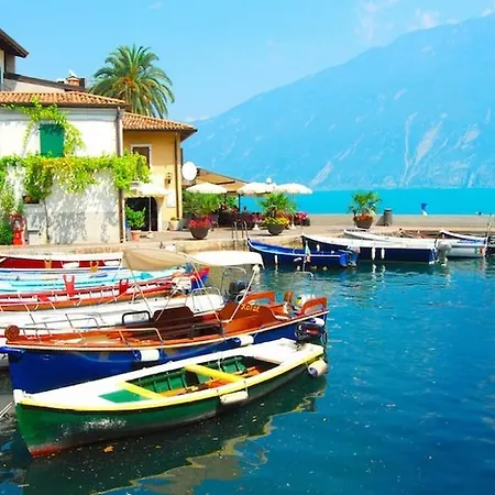 Ampia Vista Sul Lago Di Como *