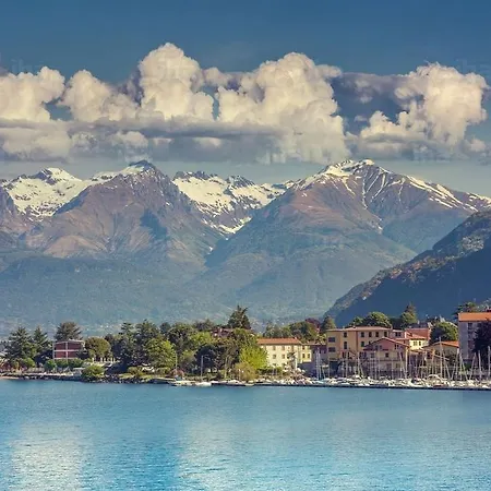 Ampia Vista Sul Lago Di Como *