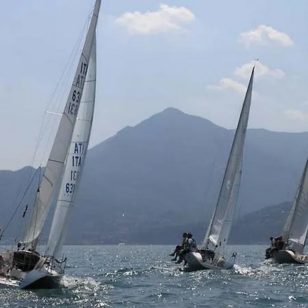 Ampia Vista Sul Lago Di Como *